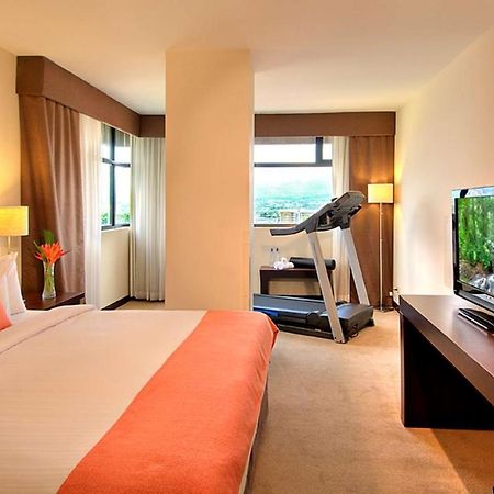 Tryp By Wyndham San Jose Sabana Hotel Exterior photo