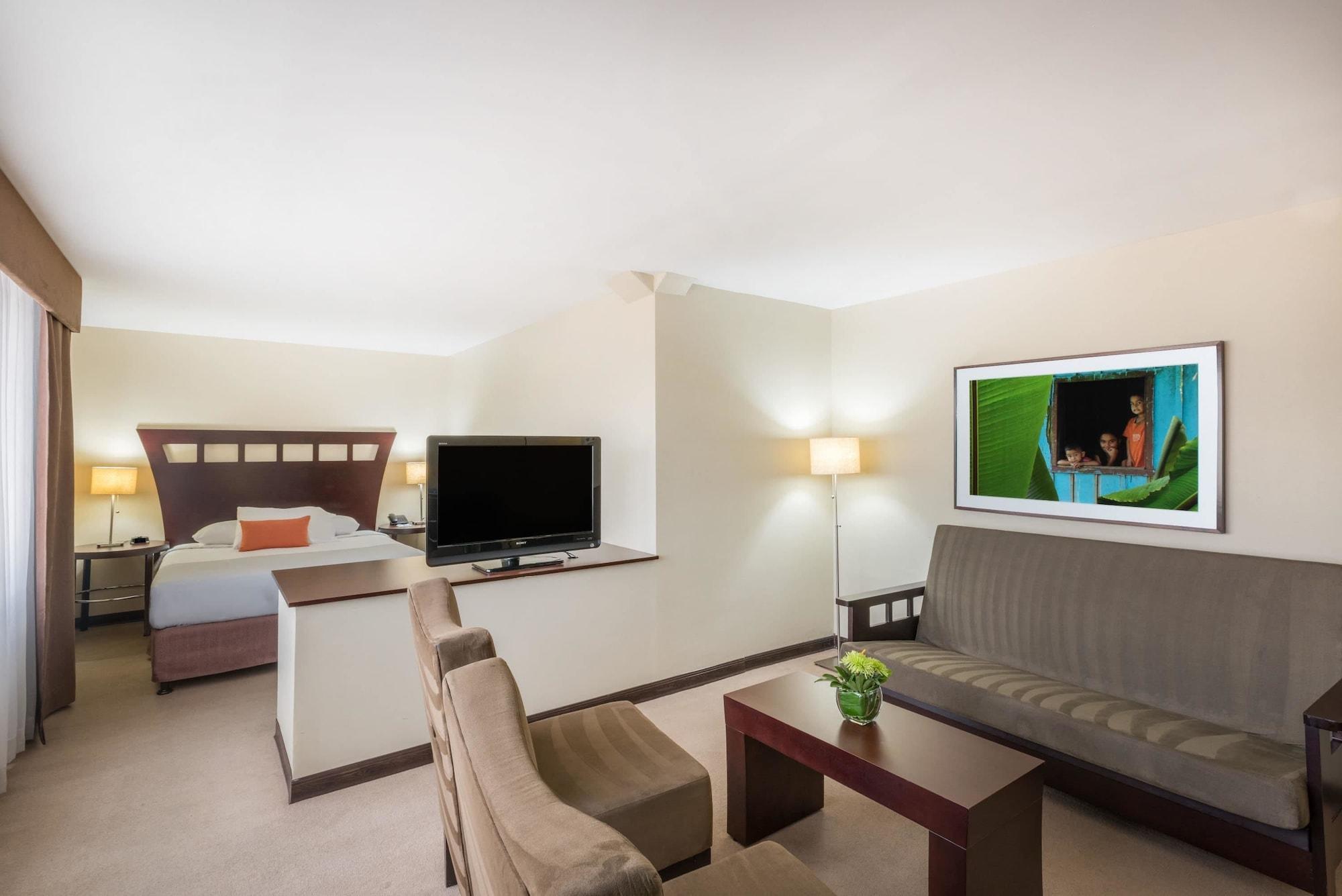 Tryp By Wyndham San Jose Sabana Hotel Exterior photo