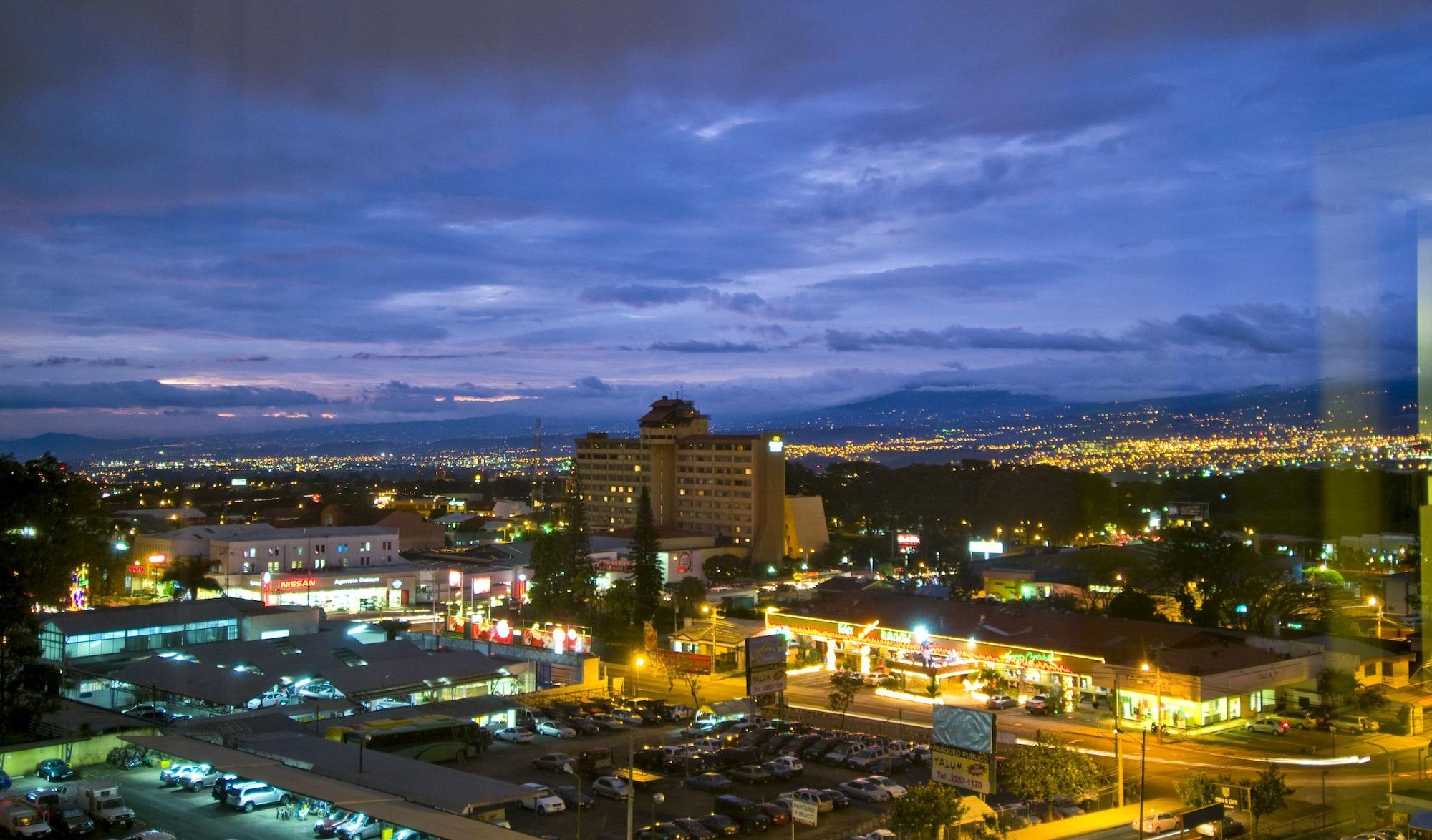 Tryp By Wyndham San Jose Sabana Hotel Exterior photo