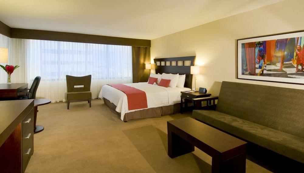 Tryp By Wyndham San Jose Sabana Hotel Exterior photo