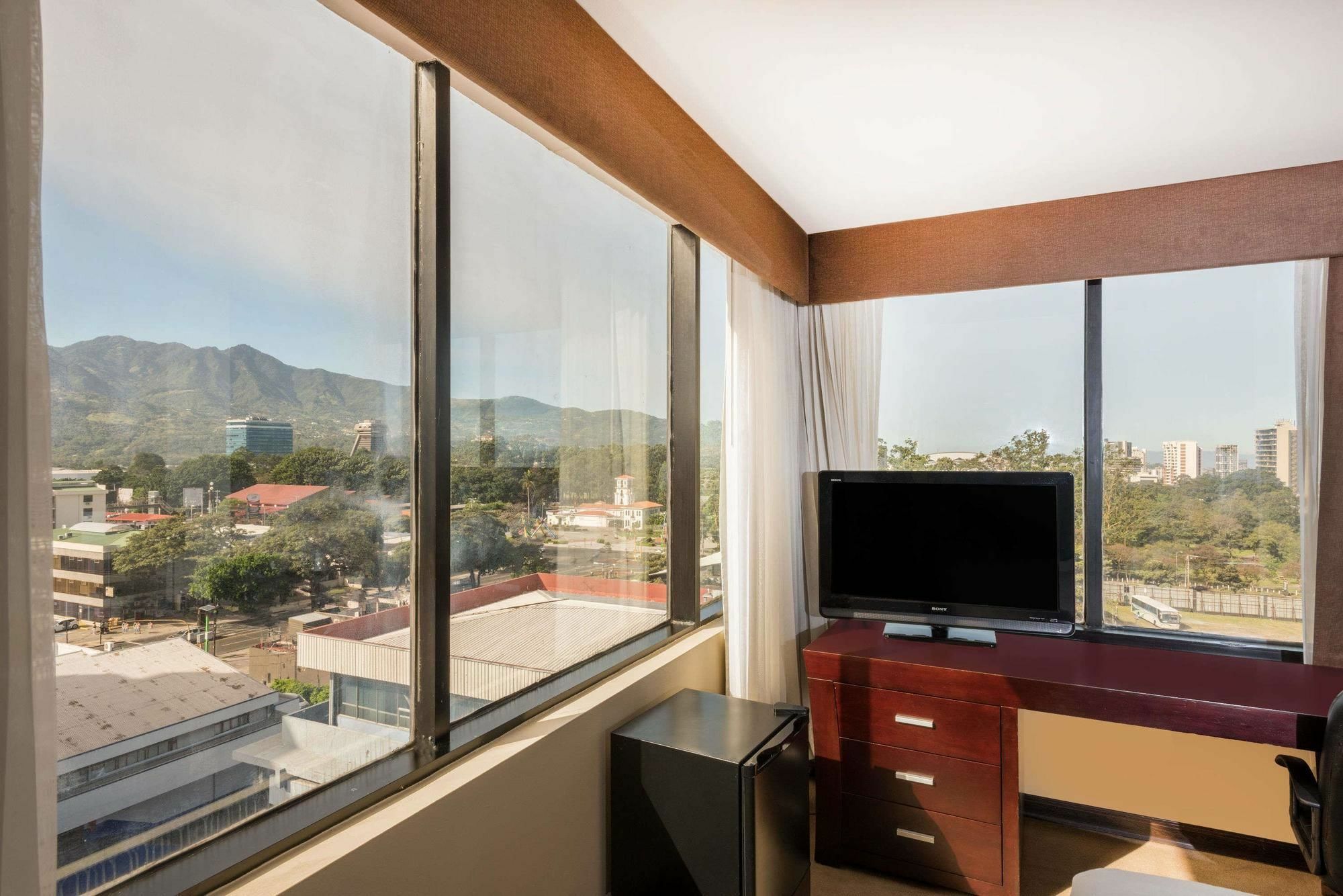 Tryp By Wyndham San Jose Sabana Hotel Exterior photo