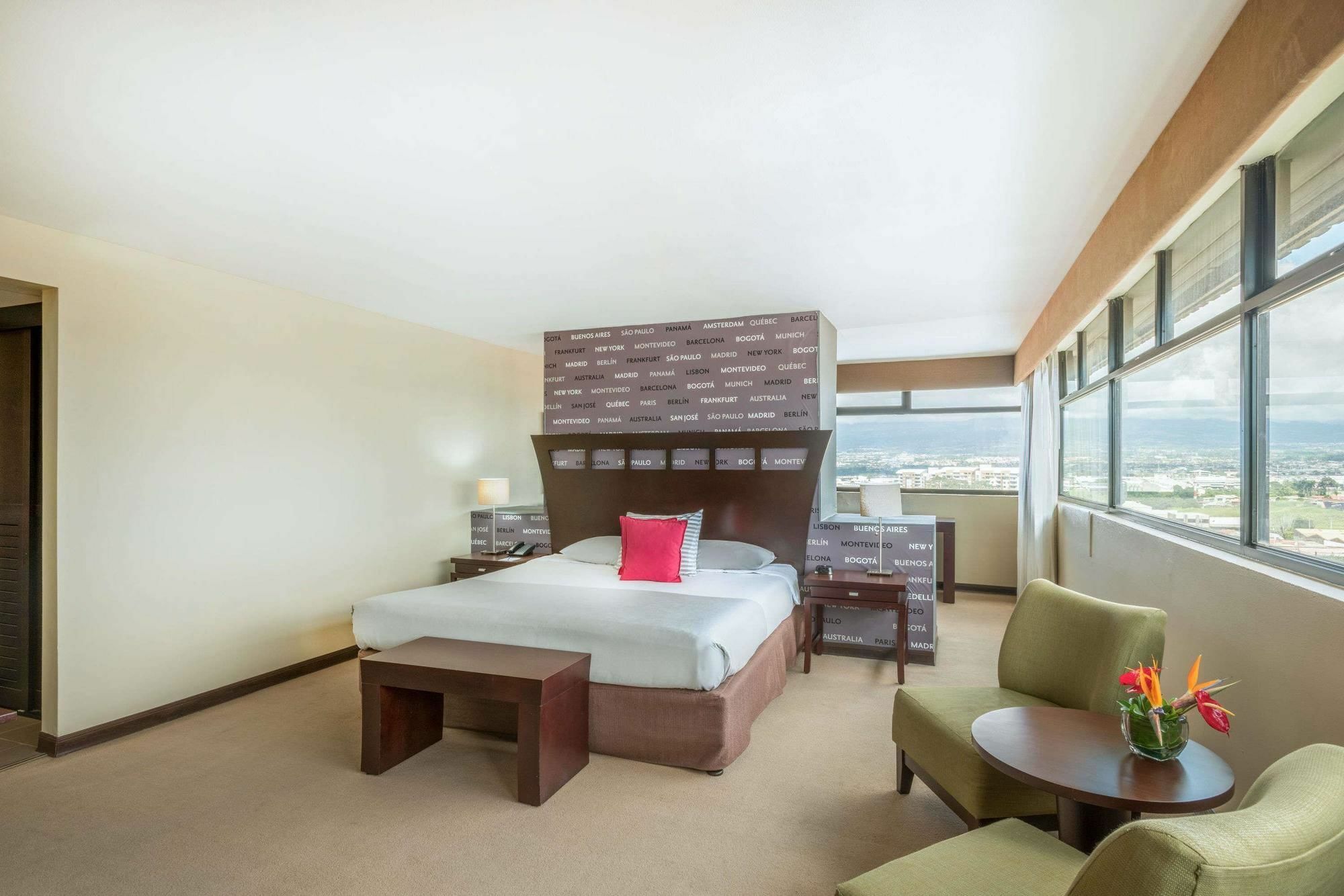 Tryp By Wyndham San Jose Sabana Hotel Exterior photo