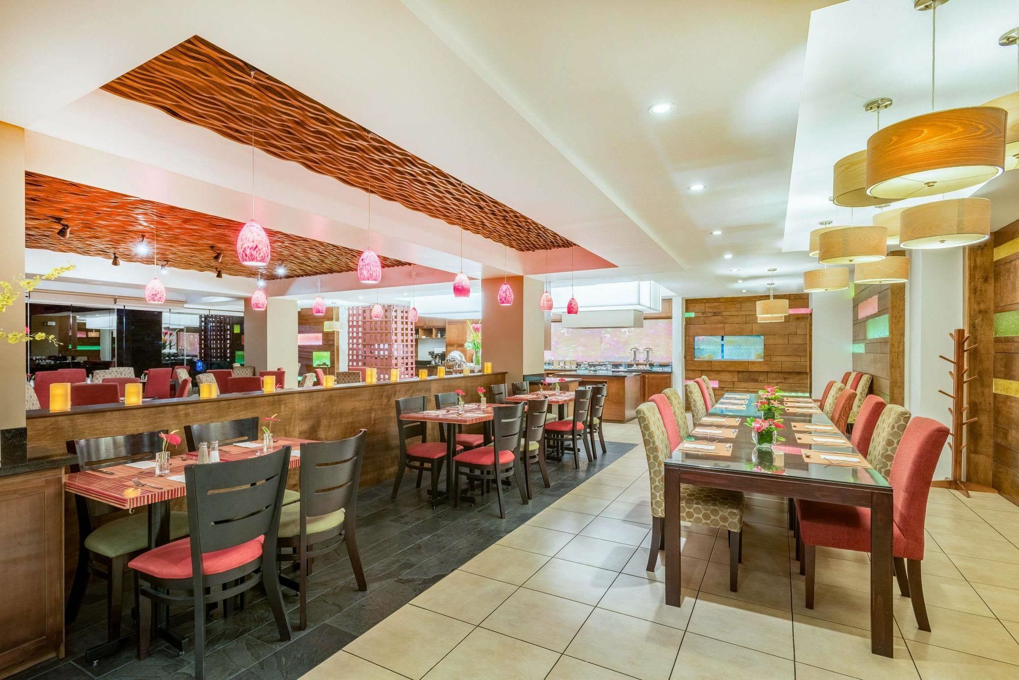 Tryp By Wyndham San Jose Sabana Hotel Exterior photo