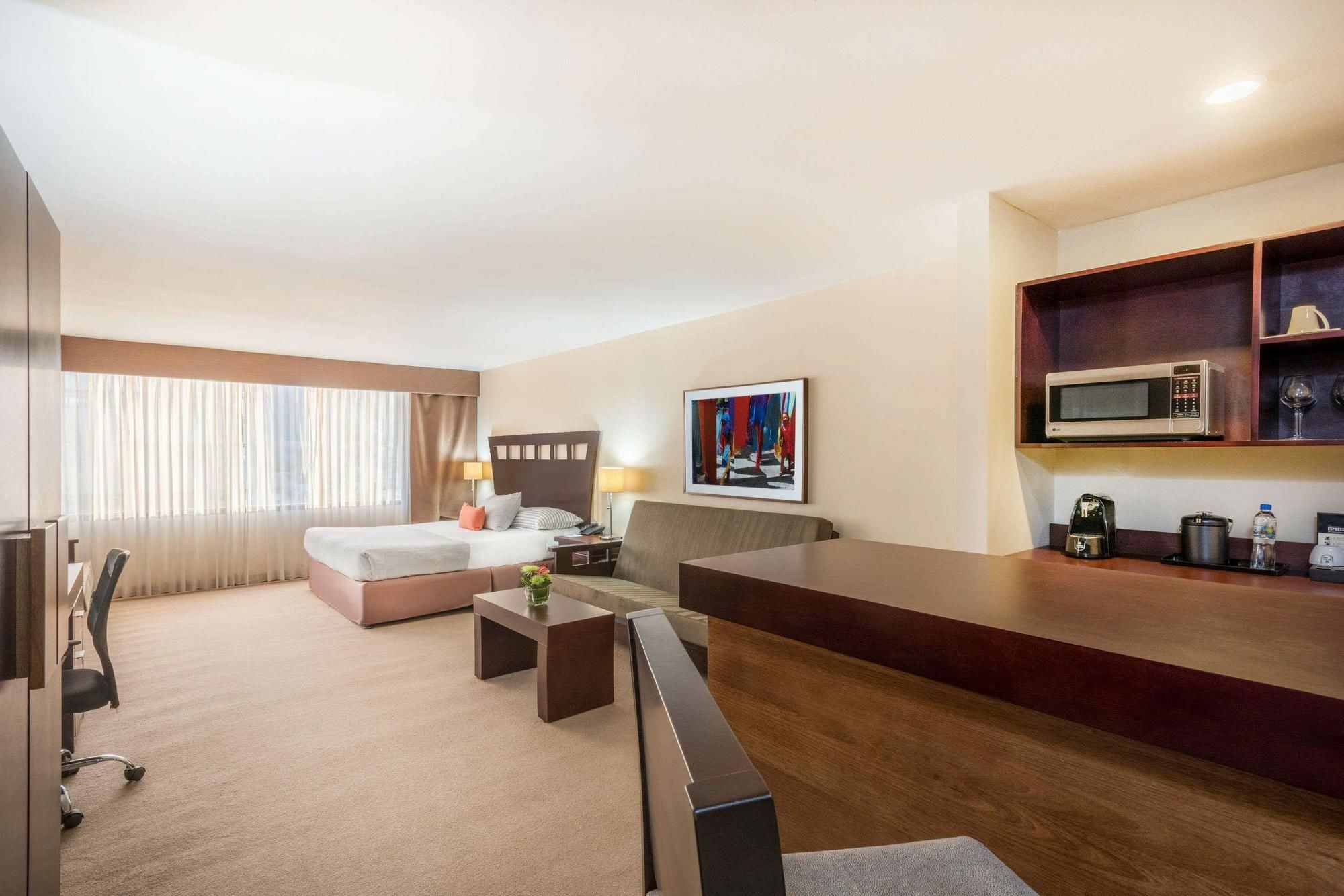 Tryp By Wyndham San Jose Sabana Hotel Exterior photo